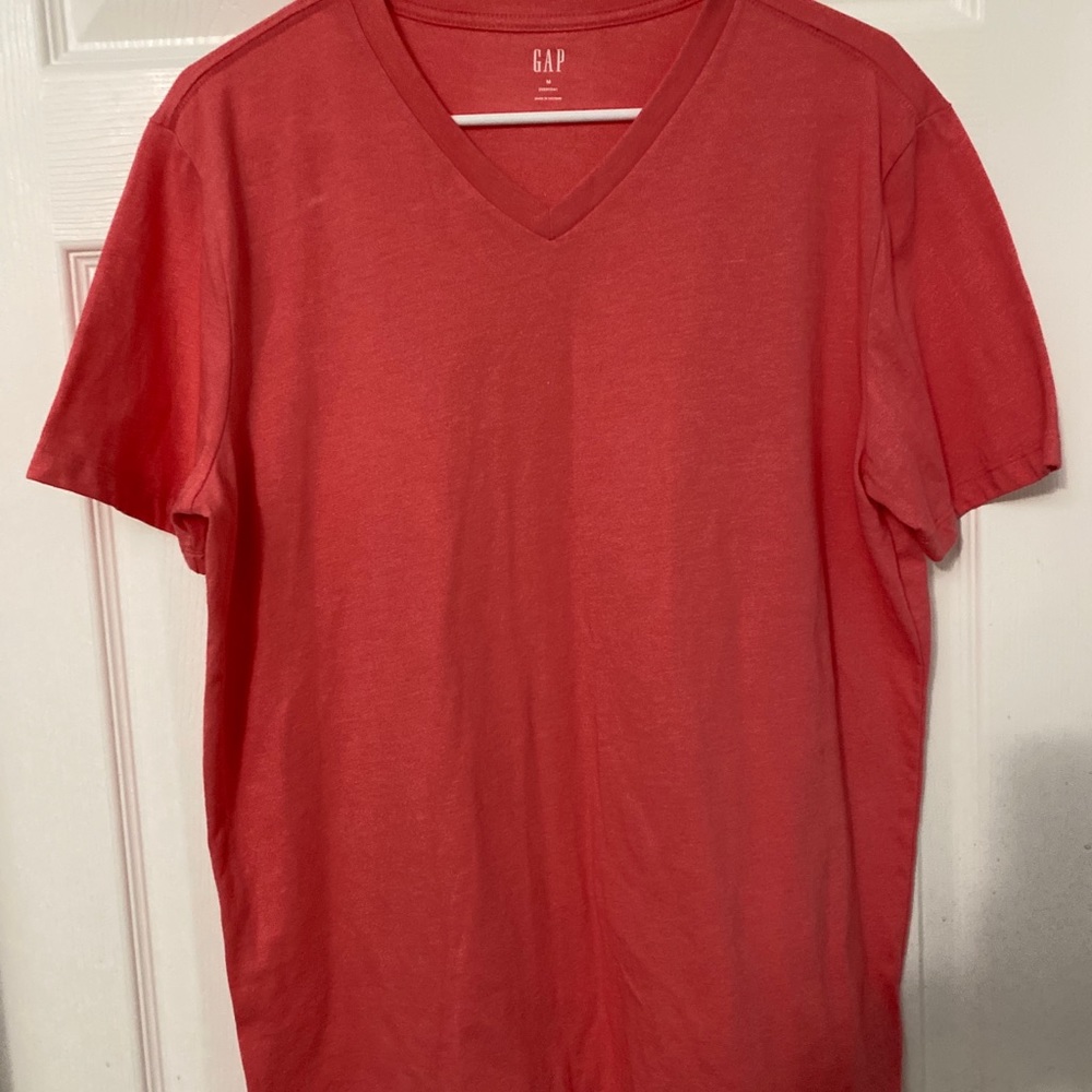 womens gap V Neck Tee Size M
